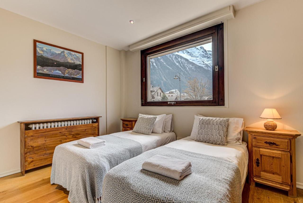 Apartment President - Alpes Travel - Central Chamonix - Sleeps 12 Экстерьер фото