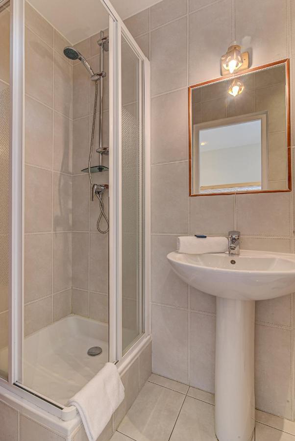 Apartment President - Alpes Travel - Central Chamonix - Sleeps 12 Экстерьер фото